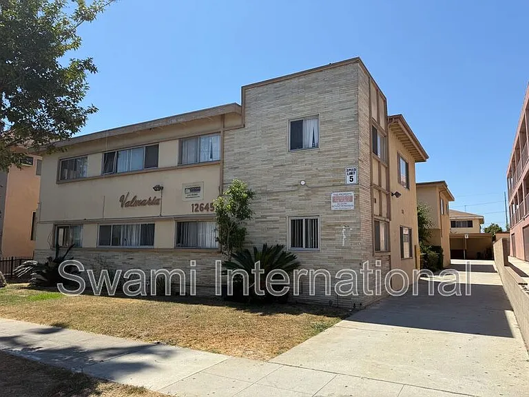12645 Ramona Ave #J — Photo 15