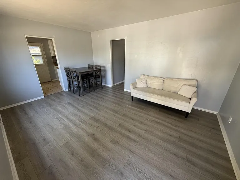 2943 Talbot St — Photo 3