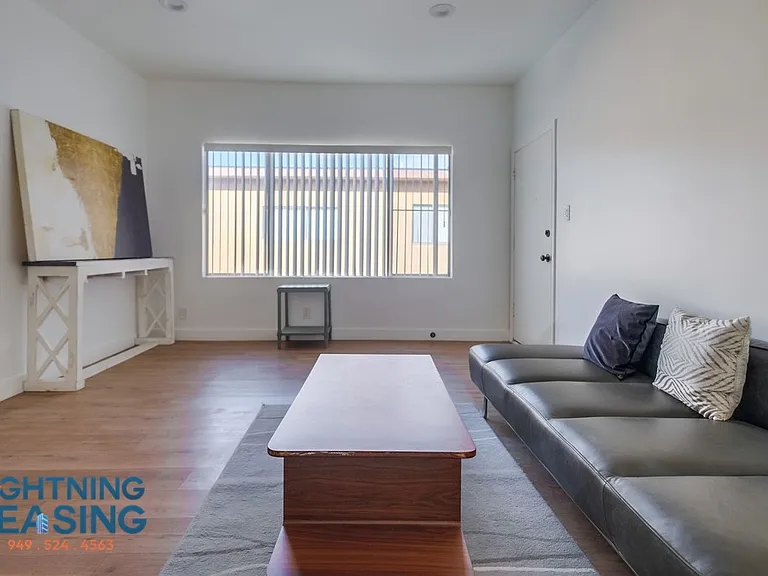 5312 Corteen Pl #16 — Photo 31
