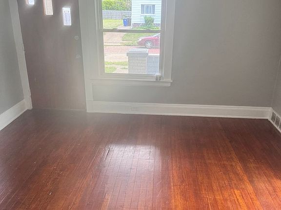 4th image of 1264 E 168th St