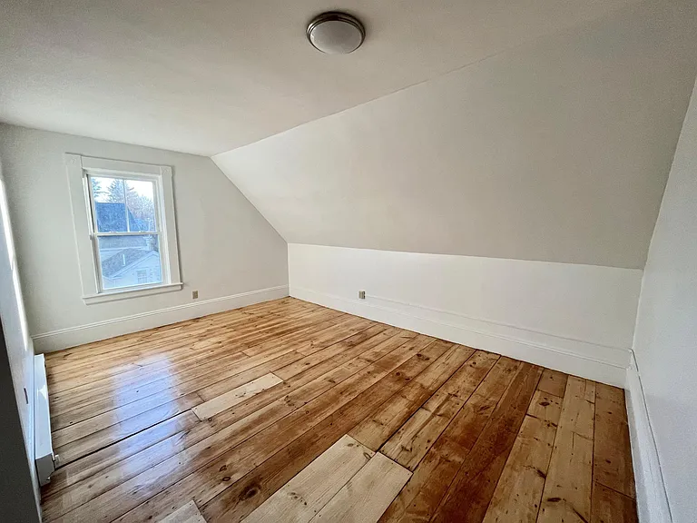 36 Lexington St — Photo 9
