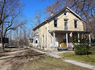 10702 W Freistadt Rd, Mequon, WI 53097