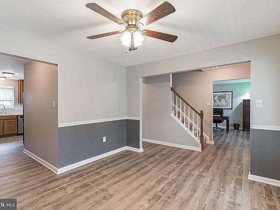 3rd image of 15 Meade Ct