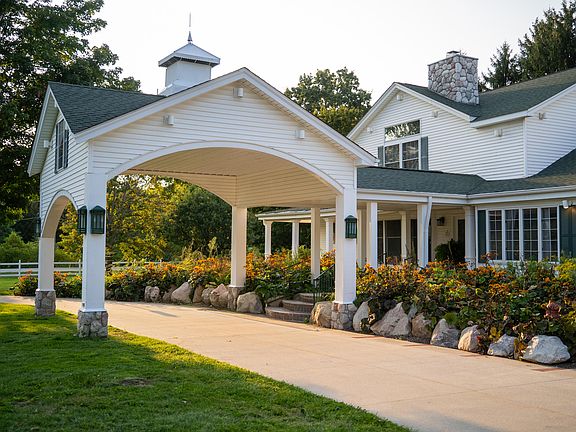 4th image of 2681 Hadley Rd