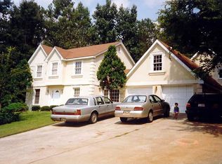 722 Roxboro Trce, Lawrenceville, GA 30044