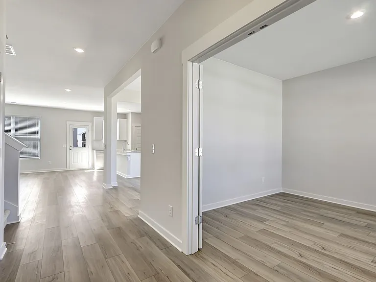499 Irwin Way — Photo 6