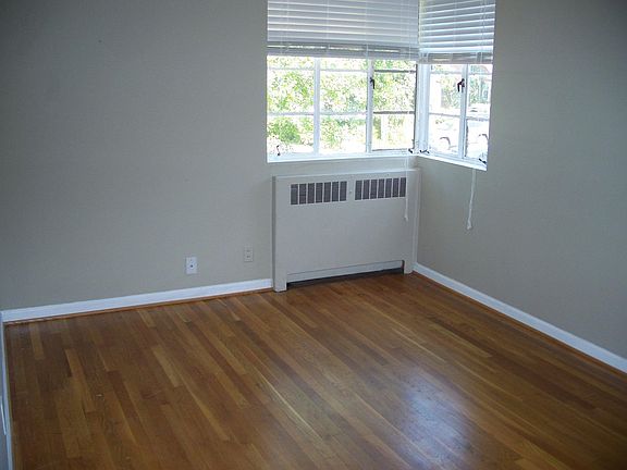 5th image of 100 Lewis Dr APT 20P