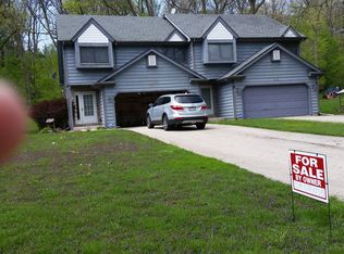 311 N Lincoln Ave, Carpentersville, IL