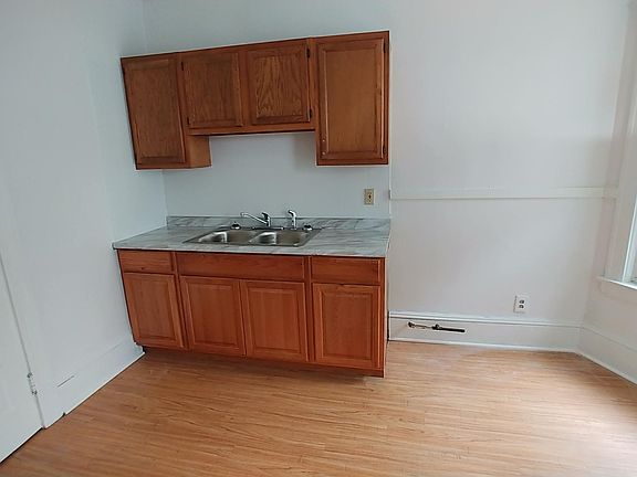 5th image of 1377 W 116th St #4