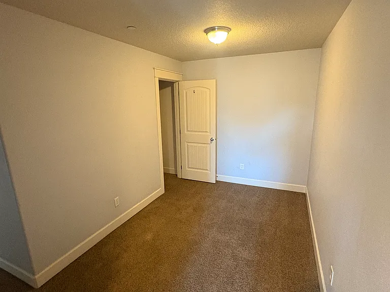 3137 NW 47th Dr — Photo 5