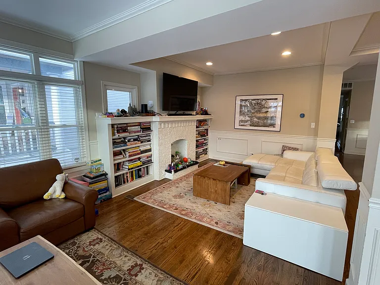636 S Humphrey Ave — Photo 3