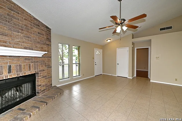 2 bed, 2.0 bath, 1560 sqft, $1,595 — Photo 3