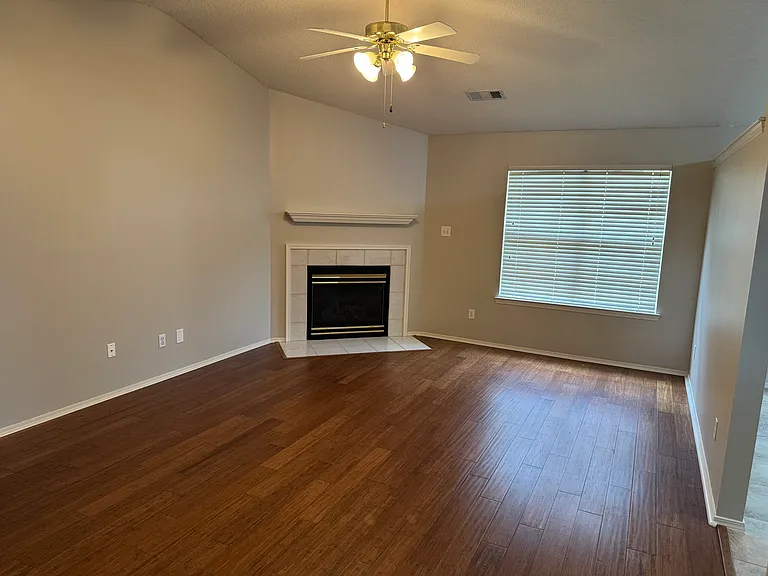 1108 Kenwood Cv — Photo 16