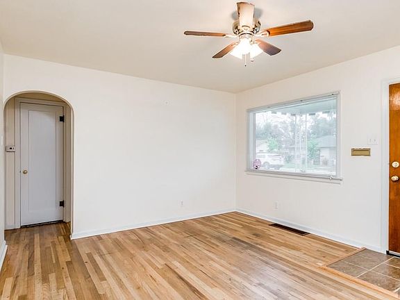 4th image of 715 Arlen Ave