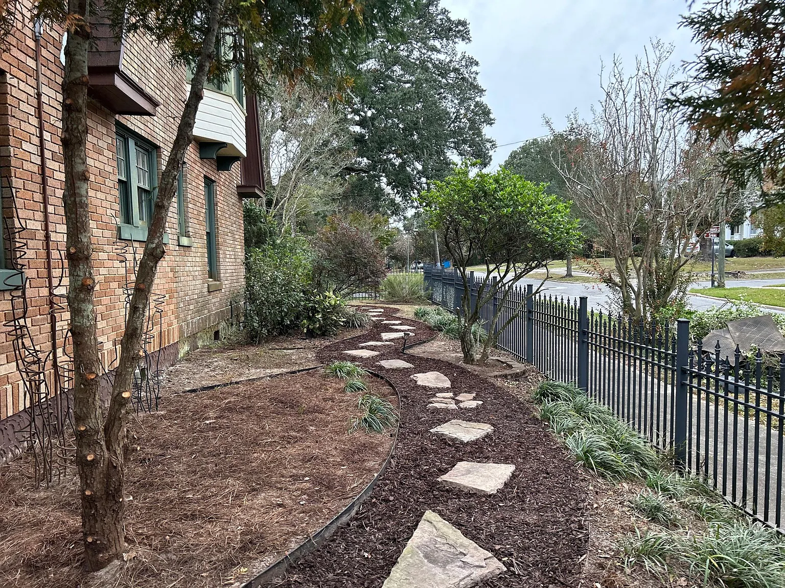 1124 N Spring St — Photo 3
