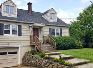 521 Junior Ave, Morgantown, WV 26505