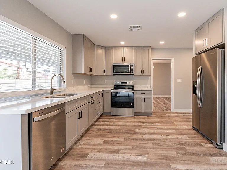 2318 E Lupine Ave — Photo 16