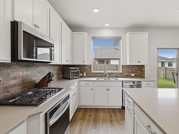 3rd image of 307 Marjorie Dr