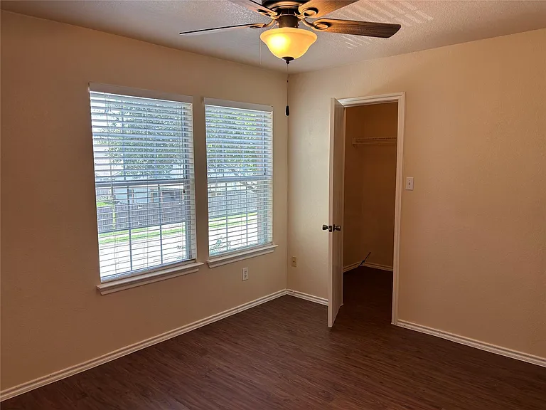 12840 Saint Mary Dr — Photo 18