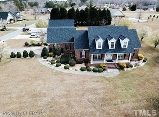 3915 Final Approach Dr, Eastover, NC 28312