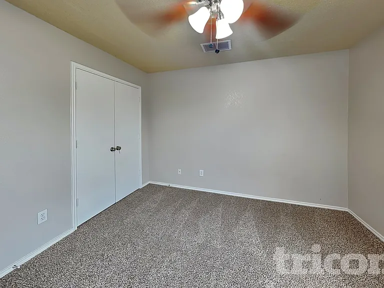 1124 Mustang Ridge Dr — Photo 9