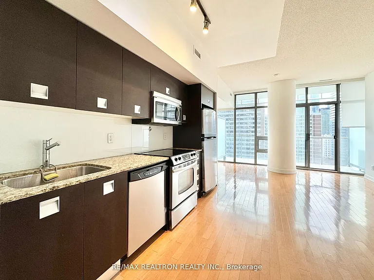 33 Charles St E #1404 — Photo 11