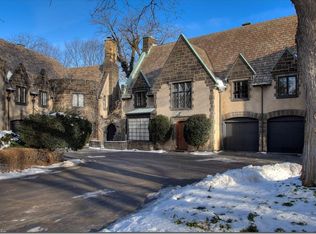 12415 Fairhill Rd, Cleveland Heights, OH 44106