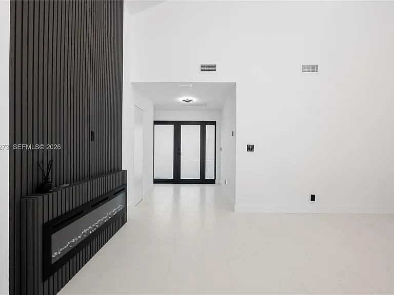 1543 SW 1st Ave — Photo 7
