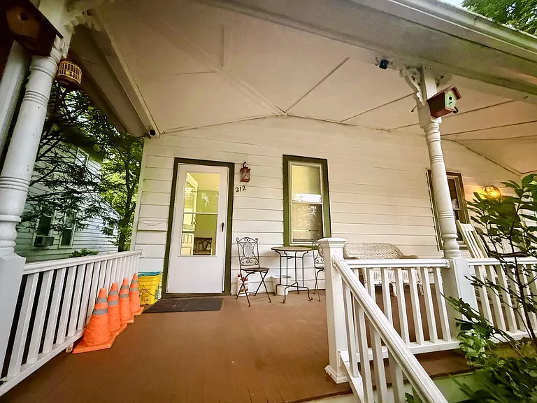 212 Mannion Ave — Photo 15