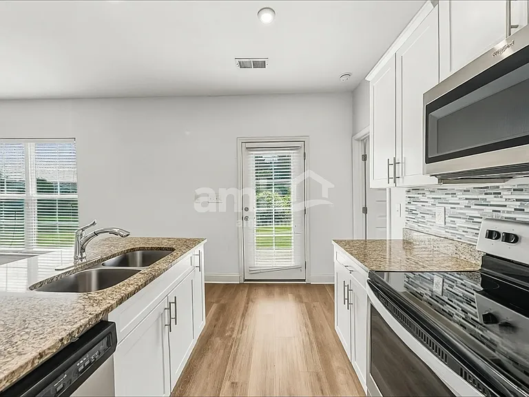 5022 Mountain Springs Rd — Photo 4