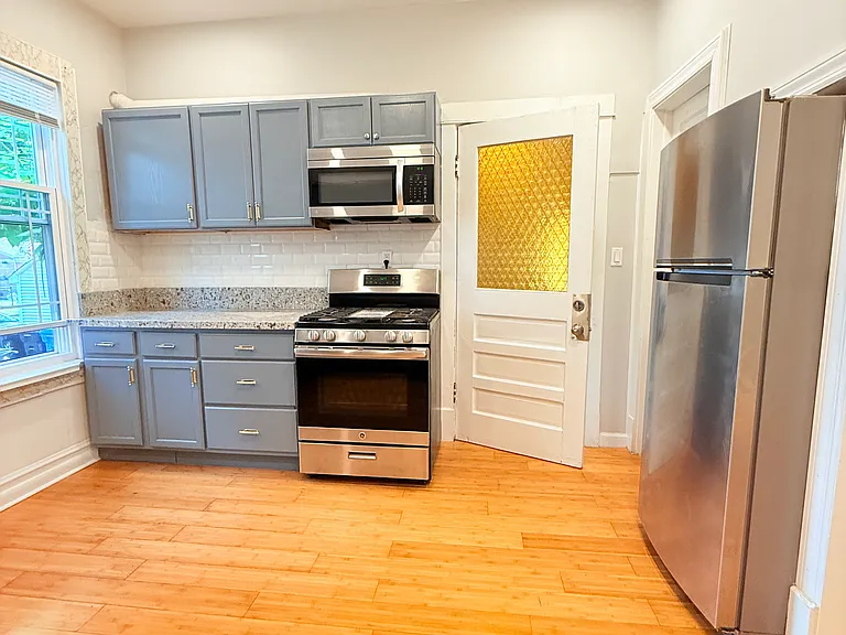 3255 N Kenneth Ave #H — Photo 3