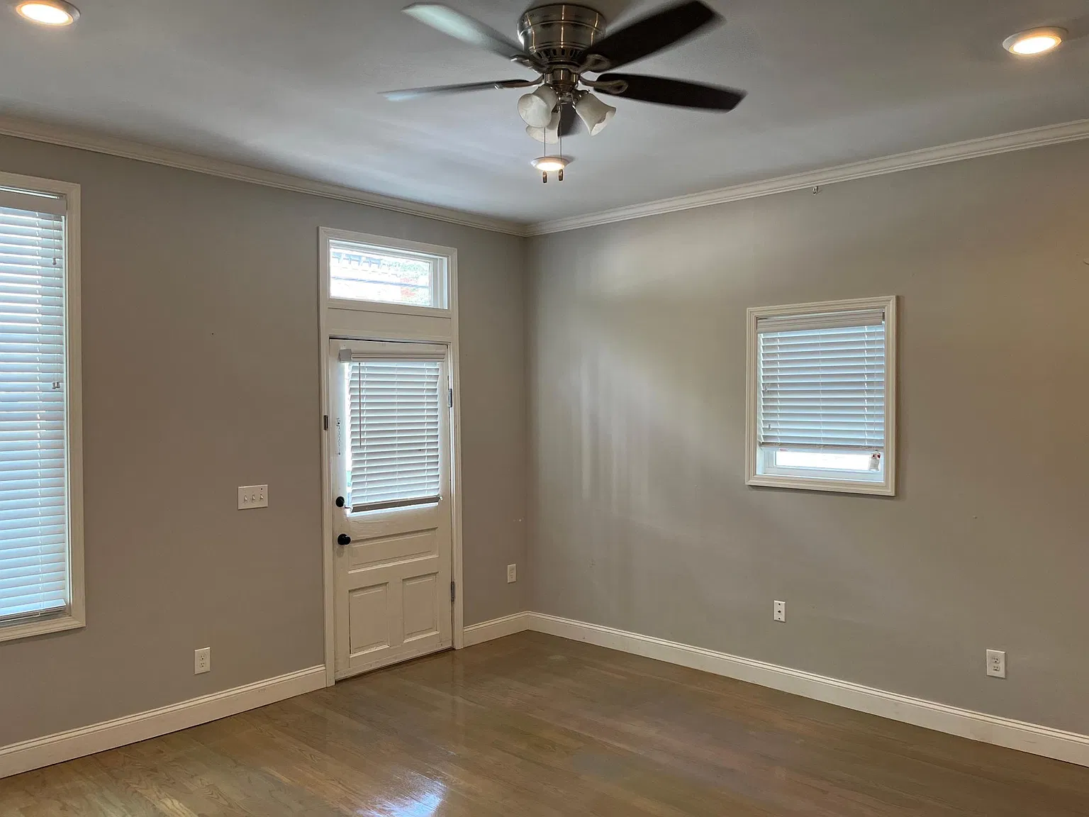 618 Washington Ave — Photo 2