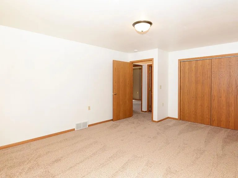 2727 Winsor Dr #2727 — Photo 9