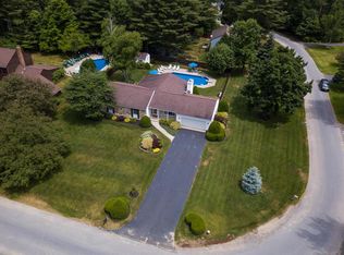 27 Helen Dr, Queensbury, NY 12804