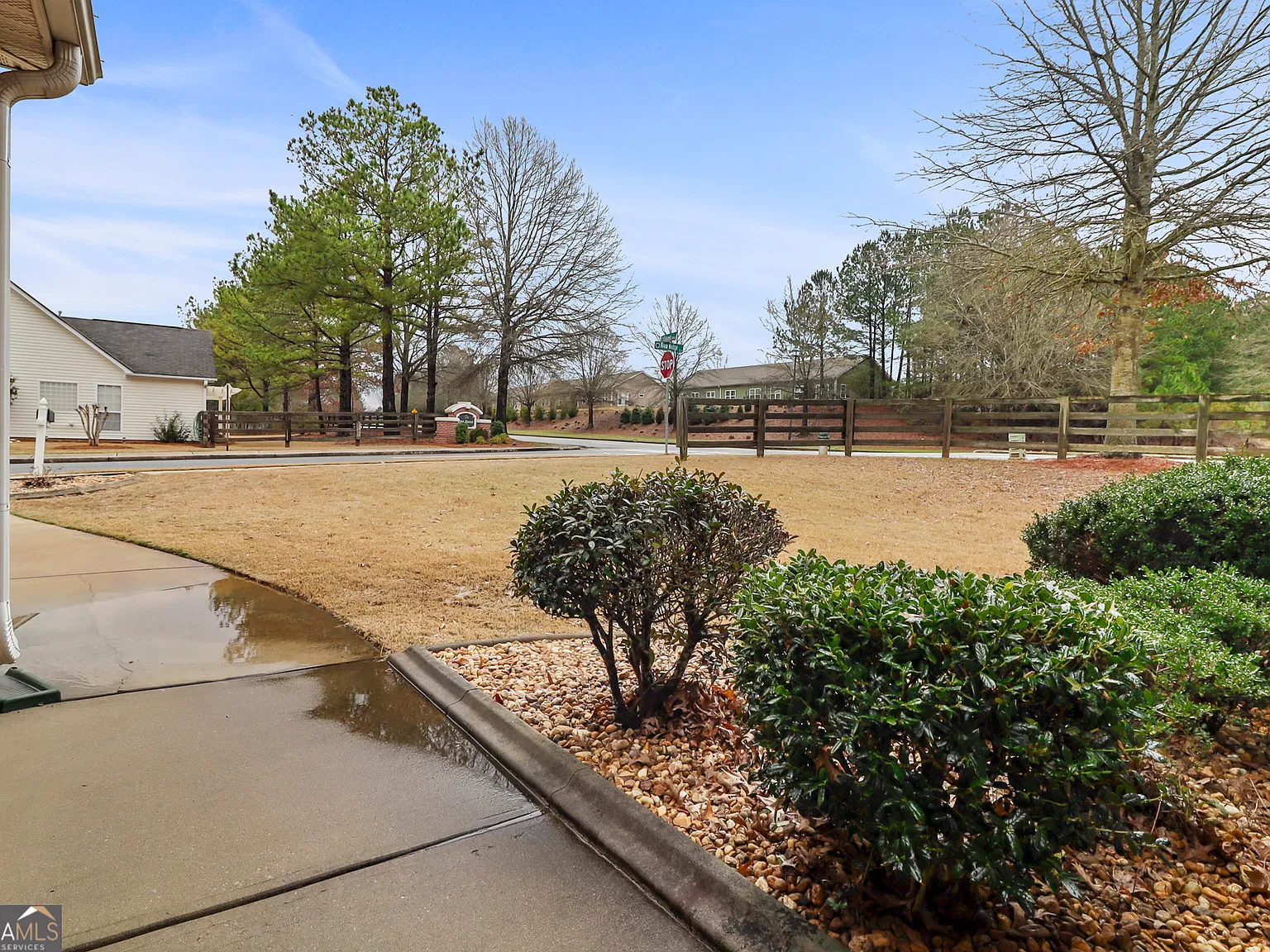 4 bed, 2.0 bath, 1767 sqft, $2,300 — Photo 4