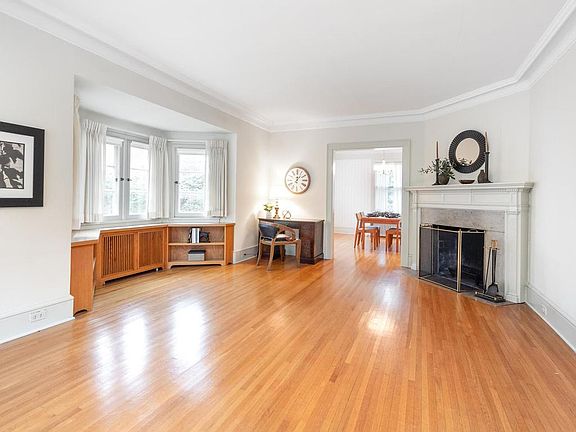 5th image of 2348 Seabury Ave