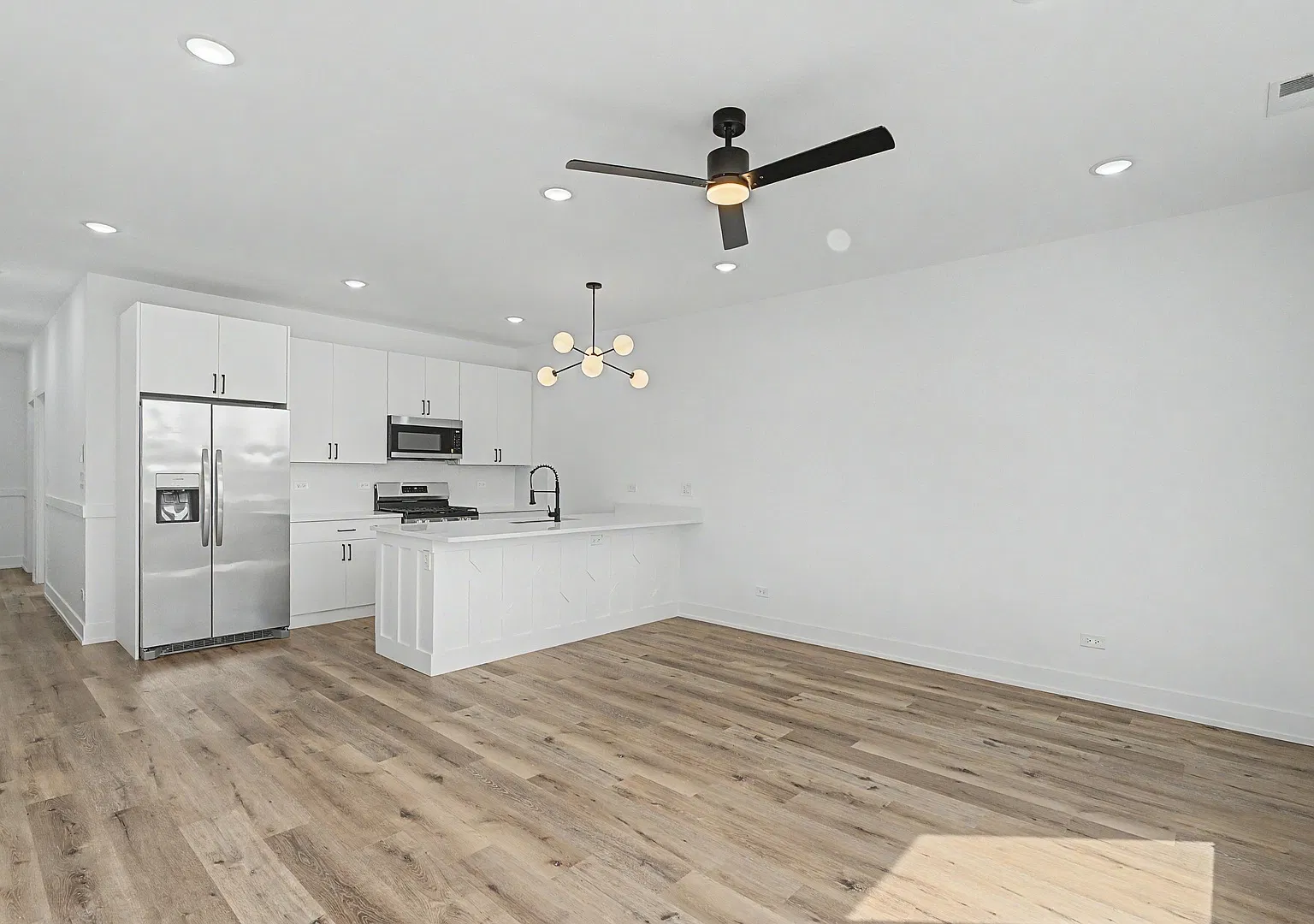 3 bed, 1500 sqft, $3,100 — Photo 1