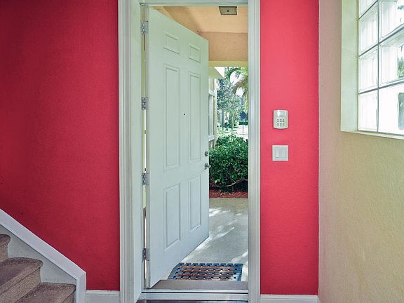 4th image of 650 Pacific Grove Dr Unit 1