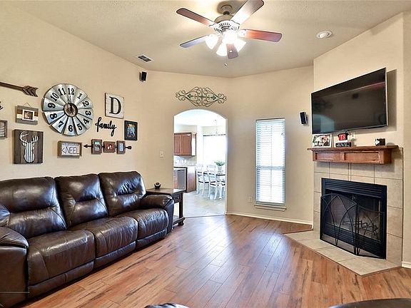 3rd image of 5618 Cinderella Ln