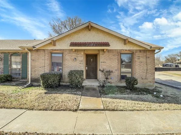 44 E Mountain Creek Dr, Grand Prairie, TX 75052