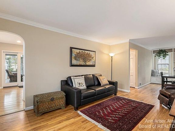 2nd image of 614 Wilton Ct