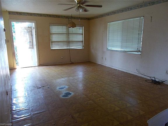 5th image of 301 Canyon Dr N