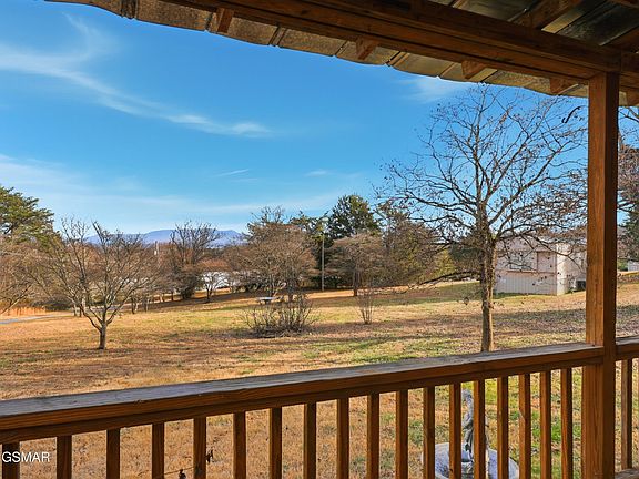 2nd image of 839 Holbert Ln