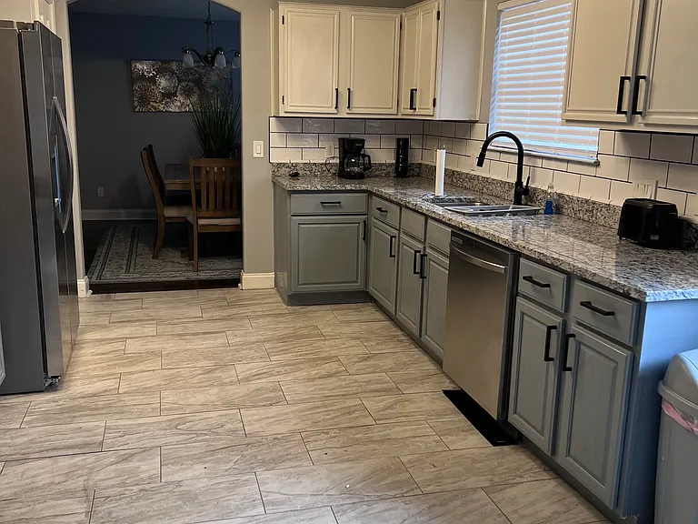 6863 River Bluff Dr — Photo 2