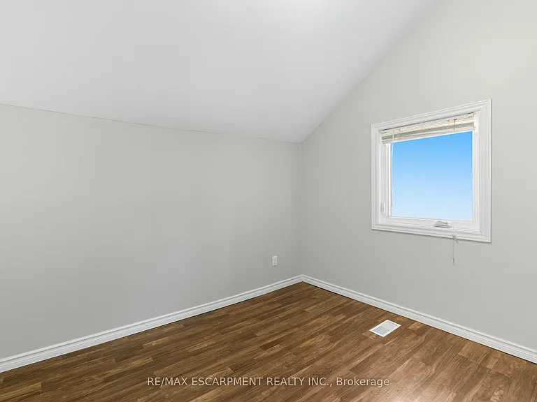 2 Windsor St #2 — Photo 9