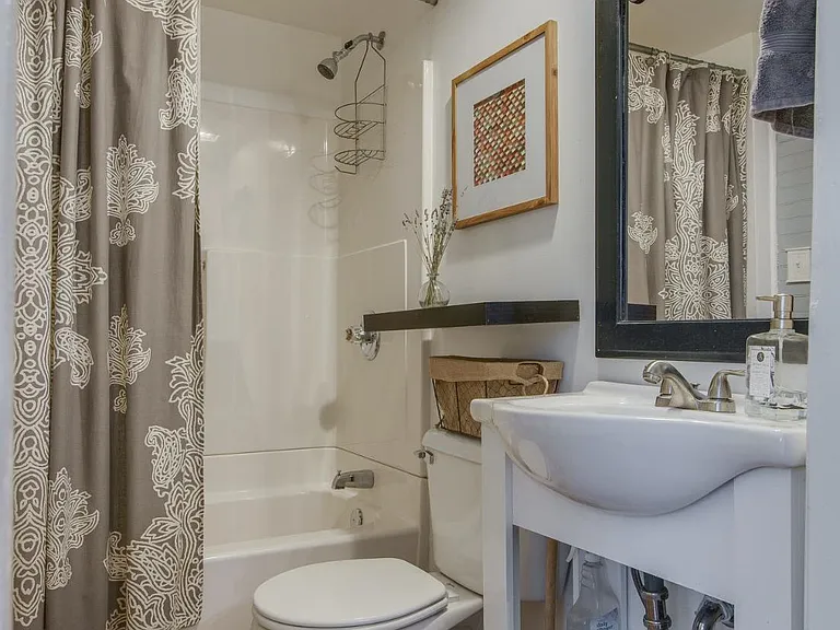 622 Benton Ave — Photo 9