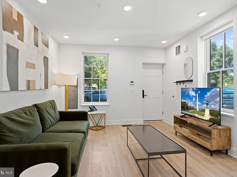 816 Potomac Ave SE #TOWNHOUSE — Photo 5