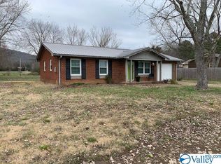 73 Mountain View Dr, Woodville, AL 35776