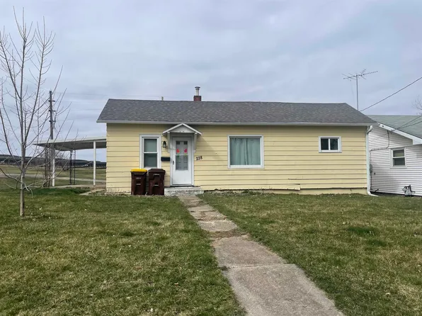 228 S Ward St, Stockton, IL 61085
