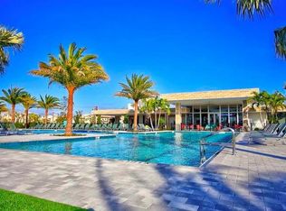 8072 Hobbes Way, Palm Beach Gardens, FL 33418